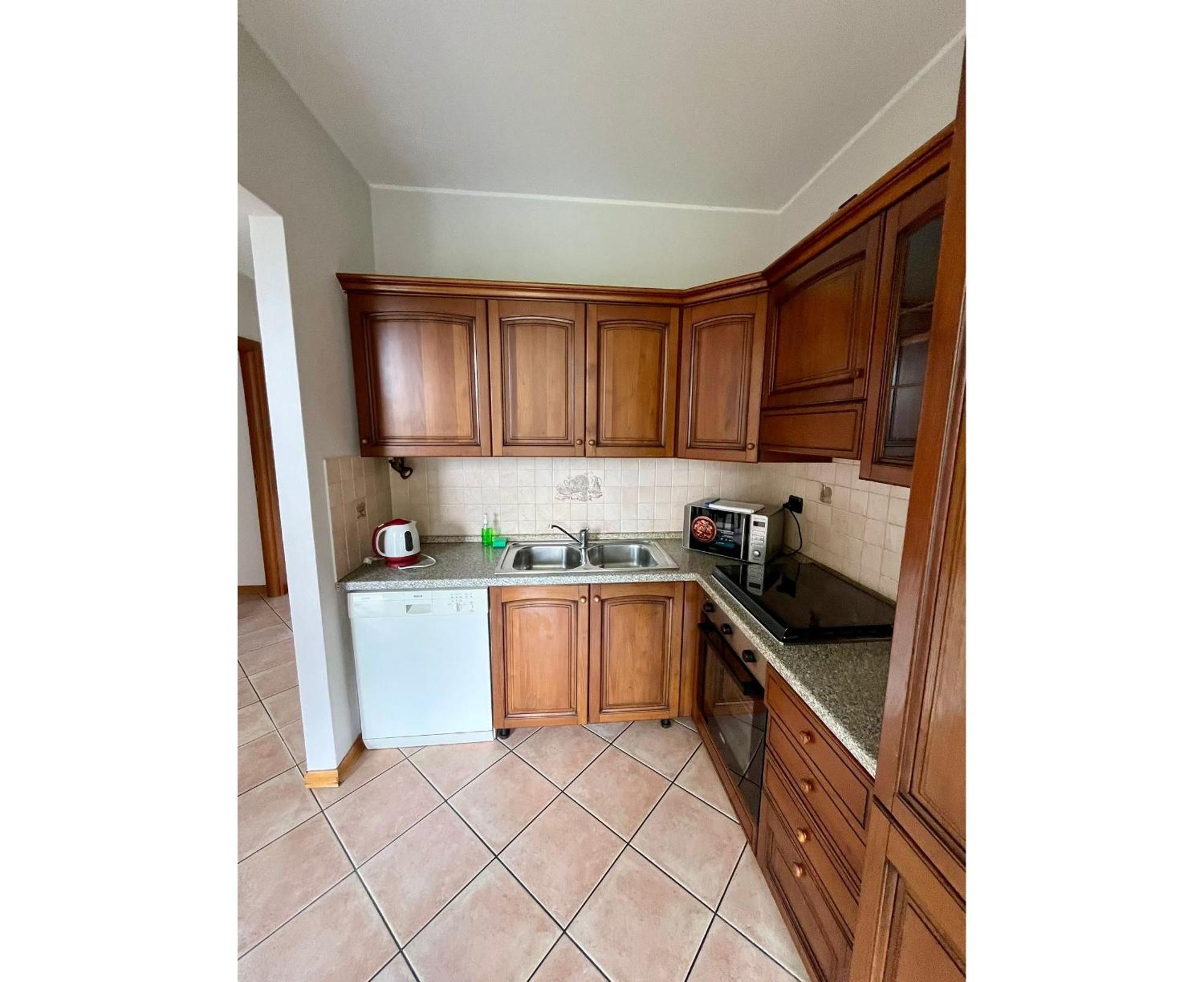 Apartment With Garden And Garage Dongo - Larihome A28 المظهر الخارجي الصورة