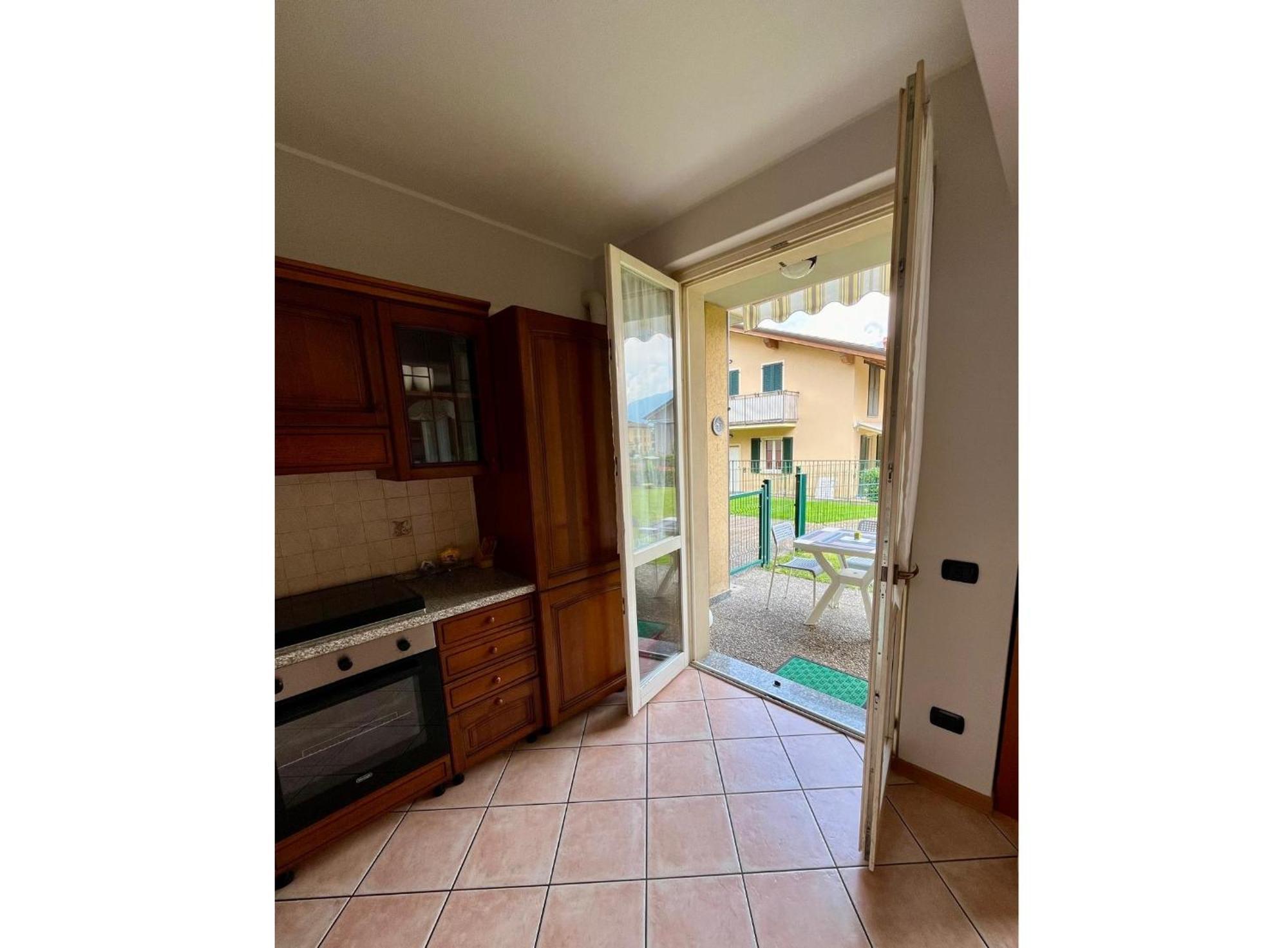 Apartment With Garden And Garage Dongo - Larihome A28 المظهر الخارجي الصورة